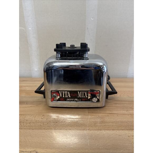 Vintage VITAMIX 3600 Plus Blender MOTOR / BASE ONLY - Picture 1 of 6